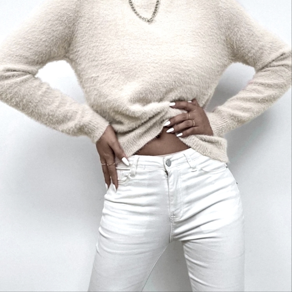 Ellen Tracy Gray Fuzzy Crew Neck Sweater L